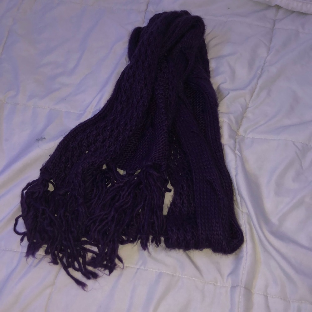 Scarf - Picture 2 of 3